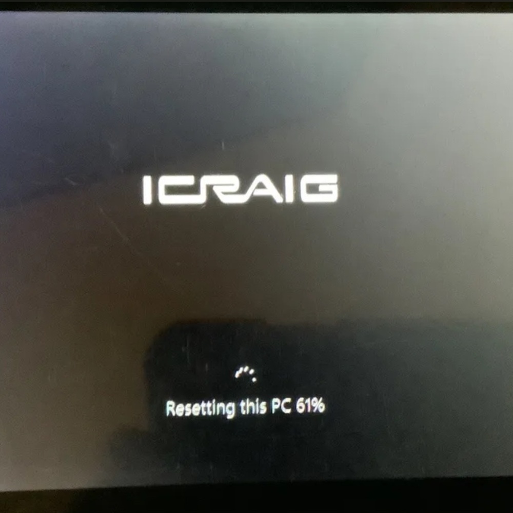 I Craig tablet with charger and case with keyboard free earbuds